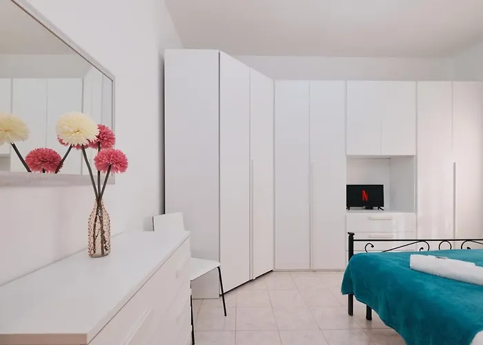 Modern Comfort & Private Patio 5 Min To Metro C Appartement