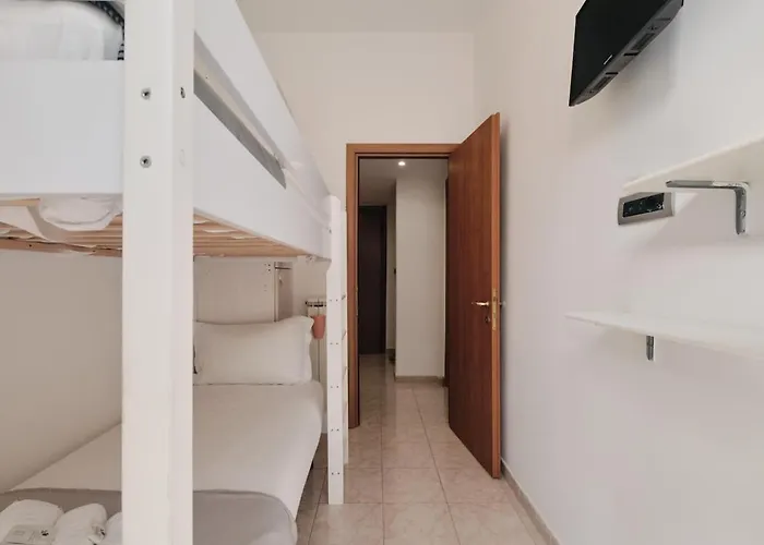 Modern Comfort & Private Patio 5 Min To Metro C Appartement Rome